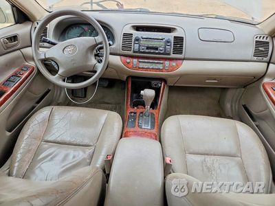 Zdjęcie 8 z 13 samochodu: 2002 TOYOTA CAMRY XLE V6 VIN:4T1BF32K62U531282 - miniatura