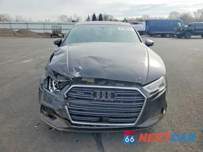 Piąte zdjęcie samochodu w środku: 2017 AUDI A3 PREMIUM VIN:WAUB8GFF8H1037516 - miniatura