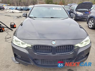 Piąte zdjęcie samochodu w środku: 2018 BMW 330 XI VIN:WBA8D9C50JA615627 - miniatura