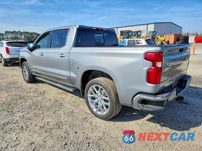 Drugie zdjęcie samochodu z przodu: 2023 CHEVROLET SILVERADO K1500 HIGH COUNTRY VIN:1GCUDJEL0PZ154647 - miniatura