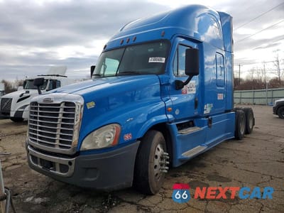 Drugie zdjęcie samochodu z przodu: 2017 FREIGHTLINER CASCADIA 125 VIN:3AKJGLDR0HSHT4786 - miniatura