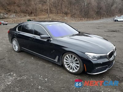 Czwarte zdjęcie samochodu z boku: 2018 BMW 740 XI VIN:WBA7E4C57JGV28087 - miniatura