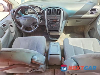 Zdjęcie 8 z 13 samochodu: 2006 CHRYSLER TOWN & COUNTRY TOURING VIN:2A4GP54L56R616894 - miniatura