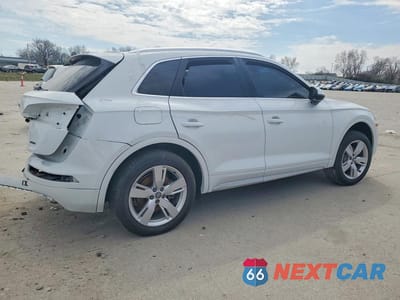 Trzecie zdjęcie samochodu z tyłu: 2019 AUDI Q5 PREMIUM VIN:WA1ANAFY5K2108303 - miniatura