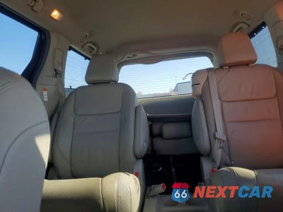Zdjęcie 10 z 13 samochodu: 2018 TOYOTA SIENNA VIN:5TDYZ3DC0JS937525 - miniatura