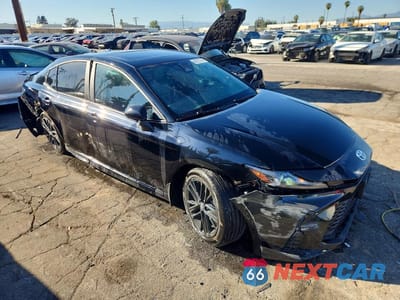 Czwarte zdjęcie samochodu z boku: 2025 TOYOTA CAMRY SE VIN:4T1DAACK7SU540020 - miniatura