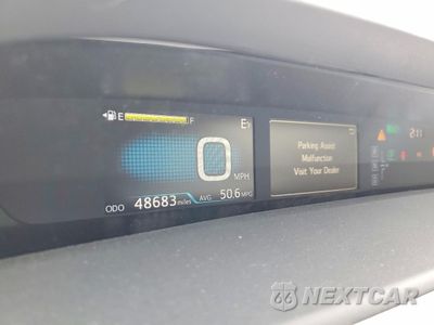 Zdjęcie 9 z 13 samochodu: 2018 TOYOTA PRIUS THREE VIN:JTDKARFU9J3059973 - miniatura