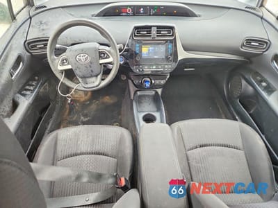 Zdjęcie 8 z 12 samochodu: 2016 TOYOTA PRIUS TWO VIN:JTDKBRFU5G3015930 - miniatura