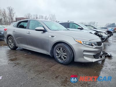 Czwarte zdjęcie samochodu z boku: 2018 KIA OPTIMA LX TURBO VIN:5XXGT4L18JG221069 - miniatura