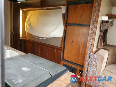 Piąte zdjęcie samochodu w środku: 2013 FOREST RIVER ROCKWOOD VIN:4X4TRLY22DD123687 - miniatura