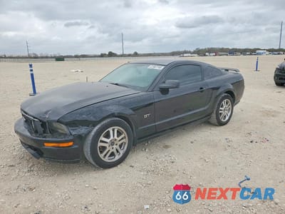2005 FORD MUSTANG GT 1ZVHT82H655185822 - główne zdjęcie licytacji z USA - miniatura