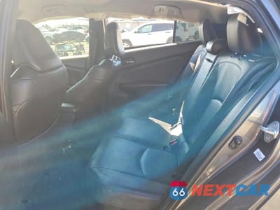 Zdjęcie 10 z 11 samochodu: 2018 TOYOTA PRIUS THREE TOURING VIN:JTDKARFU8J3062699 - miniatura