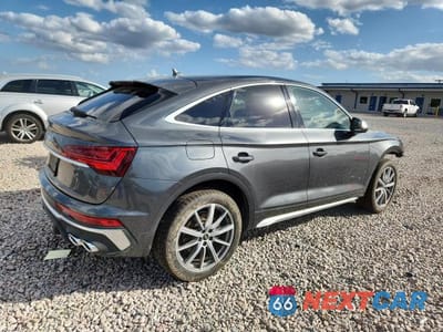 Trzecie zdjęcie samochodu z tyłu: 2022 AUDI SQ5 SPORTBACK PREMIUM VIN:WA114AFY1N2047071 - miniatura