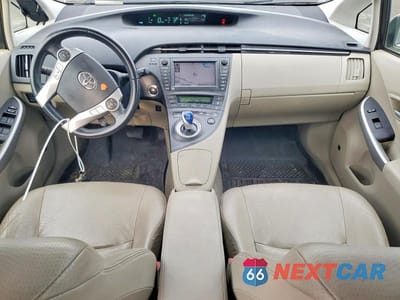 Zdjęcie 8 z 12 samochodu: 2010 TOYOTA PRIUS V VIN:JTDKN3DUXA0046722 - miniatura