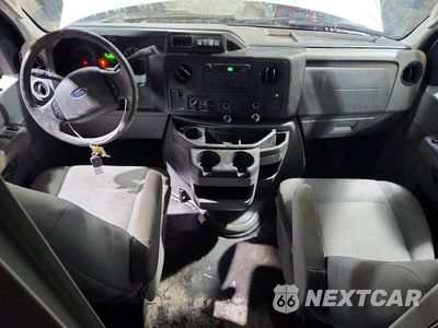 Zdjęcie 8 z 13 samochodu: 2018 FORD ECONOLINE E350 SUPER DUTY CUTAWAY VAN VIN:1FDWE3F63JDC30307 - miniatura