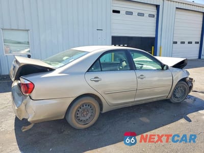 Trzecie zdjęcie samochodu z tyłu: 2006 TOYOTA CAMRY STANDARD VIN:4T1BE32K56U732129 - miniatura