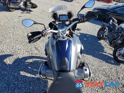 Zdjęcie 6 z 9 samochodu: 2015 BMW R1200 GS VIN:WB10A1107FZ188230 - miniatura