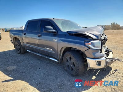 Czwarte zdjęcie samochodu z boku: 2016 TOYOTA TUNDRA SR5 VIN:5TFEY5F12GX208765 - miniatura