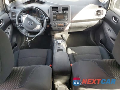 Zdjęcie 8 z 12 samochodu: 2013 NISSAN LEAF S VIN:1N4AZ0CPXDC413329 - miniatura