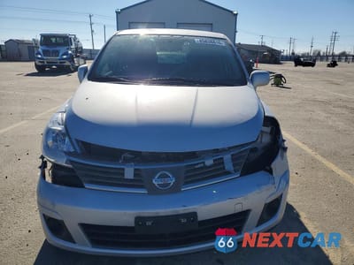 Piąte zdjęcie samochodu w środku: 2011 NISSAN VERSA 1.8 S VIN:3N1BC1CP3BL369362 - miniatura