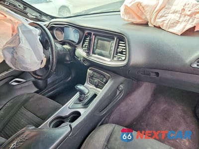 Zdjęcie 8 z 13 samochodu: 2017 DODGE CHALLENGER SXT VIN:2C3CDZAG7HH665703 - miniatura