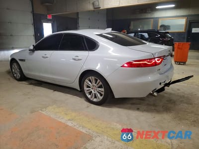 Drugie zdjęcie samochodu z przodu: 2017 JAGUAR XF PREMIUM VIN:SAJBJ4BV5HCY41328 - miniatura