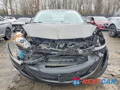 Piąte zdjęcie samochodu w środku: 2011 MAZDA 3 I VIN:JM1BL1VG8B1364451 - miniatura