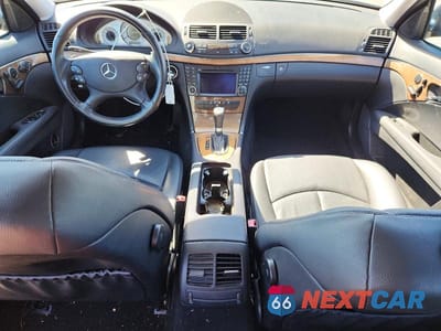 Zdjęcie 8 z 11 samochodu: 2009 MERCEDES-BENZ E 350 VIN:WDBUF56X39B369677 - miniatura