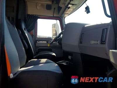 Piąte zdjęcie samochodu w środku: 2020 MACK ANTHEM SEMI TRUCK VIN:1M1AN4GY0LM014647 - miniatura