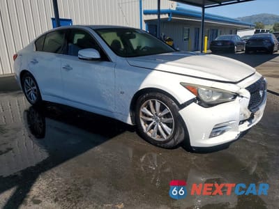 Czwarte zdjęcie samochodu z boku: 2014 INFINITI Q50 PREMIUM VIN:JN1BV7AP5EM677918 - miniatura