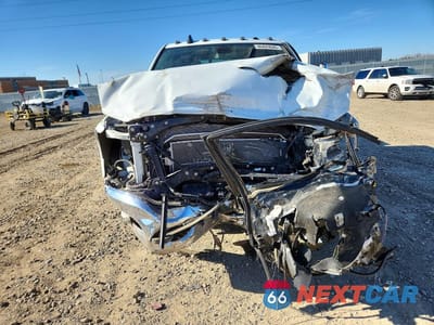 Piąte zdjęcie samochodu w środku: 2024 RAM 3500 LARAMIE VIN:3C63RRML0RG273757 - miniatura