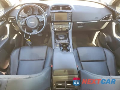 Zdjęcie 8 z 13 samochodu: 2018 JAGUAR F-PACE PREMIUM VIN:SADCJ2FN8JA294434 - miniatura