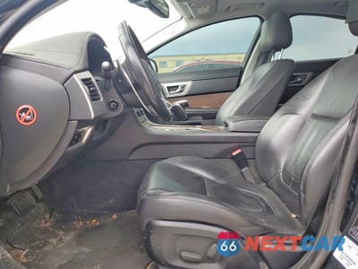 Zdjęcie 7 z 11 samochodu: 2014 JAGUAR XF VIN:SAJWA0ES1EPU16365 - miniatura