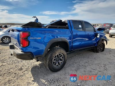 Trzecie zdjęcie samochodu z tyłu: 2023 CHEVROLET COLORADO ZR2 VIN:1GCPTFEK2P1228489 - miniatura