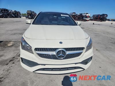 Piąte zdjęcie samochodu w środku: 2018 MERCEDES-BENZ CLA 250 4MATIC VIN:WDDSJ4GBXJN581196 - miniatura