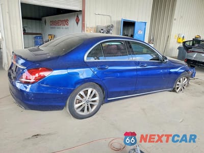 Trzecie zdjęcie samochodu z tyłu: 2019 MERCEDES-BENZ C 300 VIN:55SWF8DB1KU294417 - miniatura