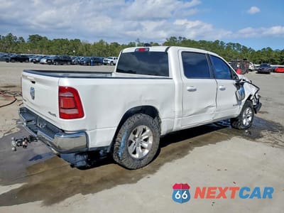 Trzecie zdjęcie samochodu z tyłu: 2023 RAM 1500 LARAMIE VIN:1C6SRFJT5PN574320 - miniatura