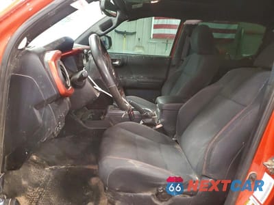 Zdjęcie 7 z 12 samochodu: 2016 TOYOTA TACOMA TRD SPORT VIN:5TFCZ5AN1GX035402 - miniatura