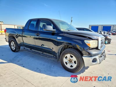 Czwarte zdjęcie samochodu z boku: 2010 TOYOTA TUNDRA GRADE VIN:5TFRY5F15AX091806 - miniatura