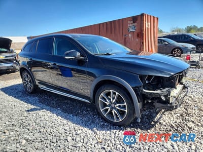 Czwarte zdjęcie samochodu z boku: 2017 VOLVO V60 CROSS COUNTRY PREMIER VIN:YV440MWK2H1025339 - miniatura