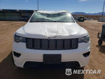 Piąte zdjęcie samochodu w środku: 2018 JEEP GRAND CHEROKEE LAREDO VIN:1C4RJFAG8JC156791 - miniatura