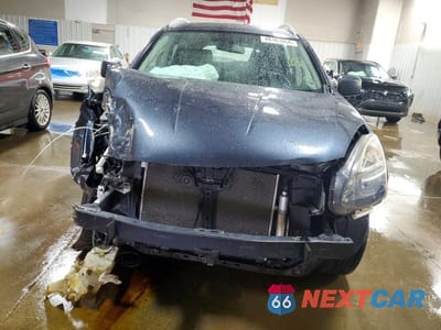 Piąte zdjęcie samochodu w środku: 2014 NISSAN ROGUE SELECT S VIN:JN8AS5MVXEW717824 - miniatura