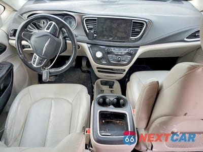 Zdjęcie 8 z 11 samochodu: 2021 CHRYSLER PACIFICA TOURING L VIN:2C4RC1BG4MR574384 - miniatura