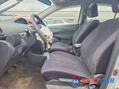 Zdjęcie 7 z 12 samochodu: 2011 TOYOTA YARIS BASE VIN:JTDBT9K30B1398948 - miniatura