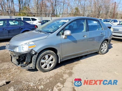 2007 NISSAN VERSA 1.8 S 3N1BC11E07L445967 - główne zdjęcie licytacji z USA - miniatura