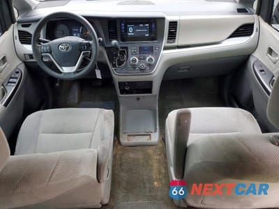 Zdjęcie 8 z 14 samochodu: 2017 TOYOTA SIENNA L 7-PASSENGER VIN:5TDZZ3DC0HS808358 - miniatura