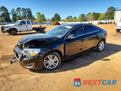 2013 VOLVO S60 T5 YV1612FS6D2182027 - główne zdjęcie licytacji z USA - miniatura