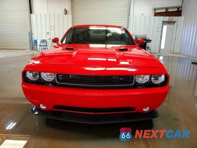 Piąte zdjęcie samochodu w środku: 2014 DODGE CHALLENGER SRT-8 VIN:2C3CDYCJ4EH229647 - miniatura