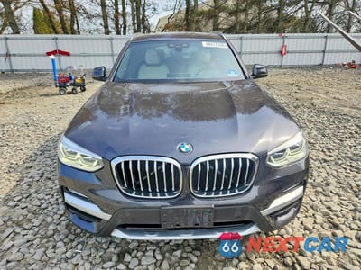 Piąte zdjęcie samochodu w środku: 2019 BMW X3 XDRIVE30I VIN:5UXTR9C58KLE14032 - miniatura