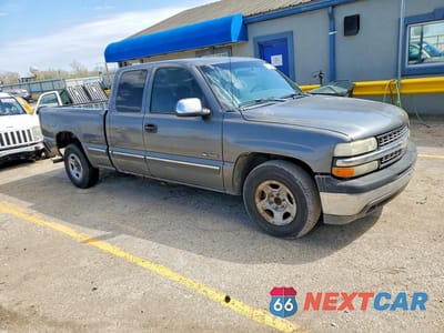 Czwarte zdjęcie samochodu z boku: 2001 CHEVROLET SILVERADO C1500 VIN:2GCEC19V811321663 - miniatura